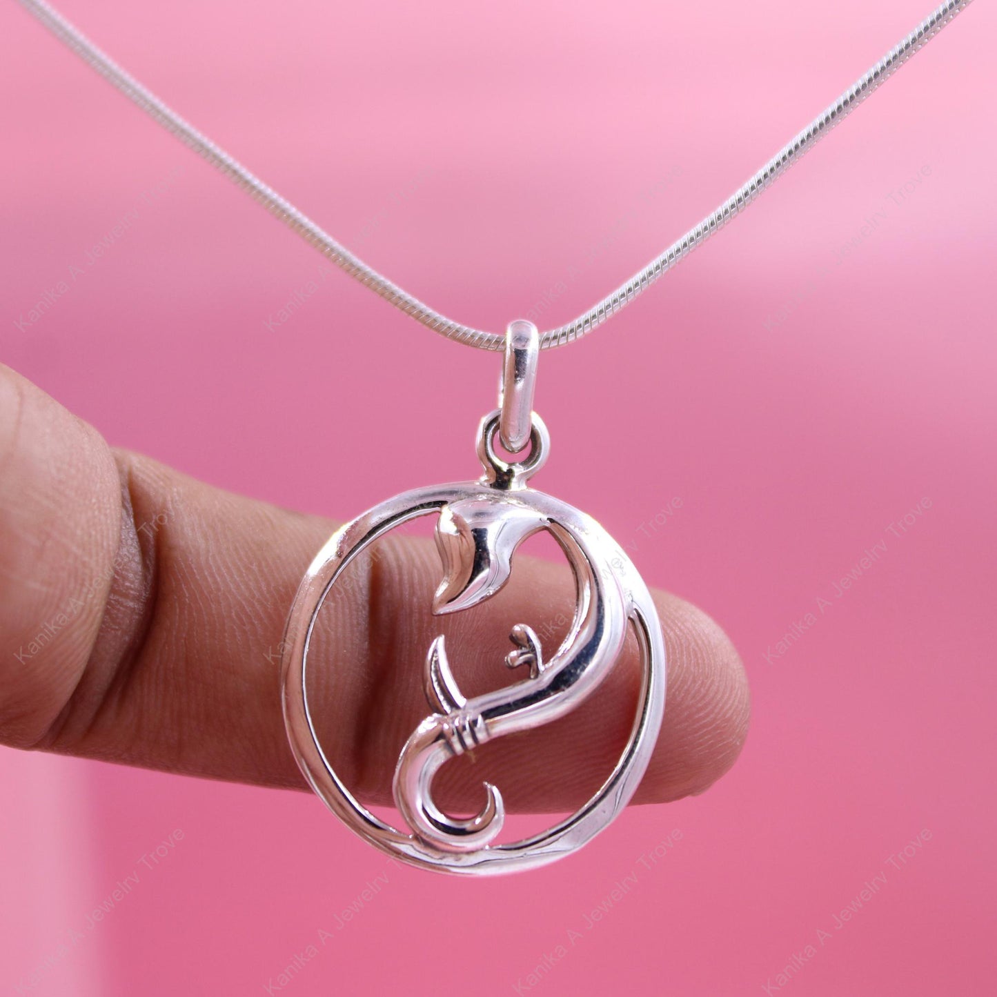 Delicate Ganesha God design silver pendant