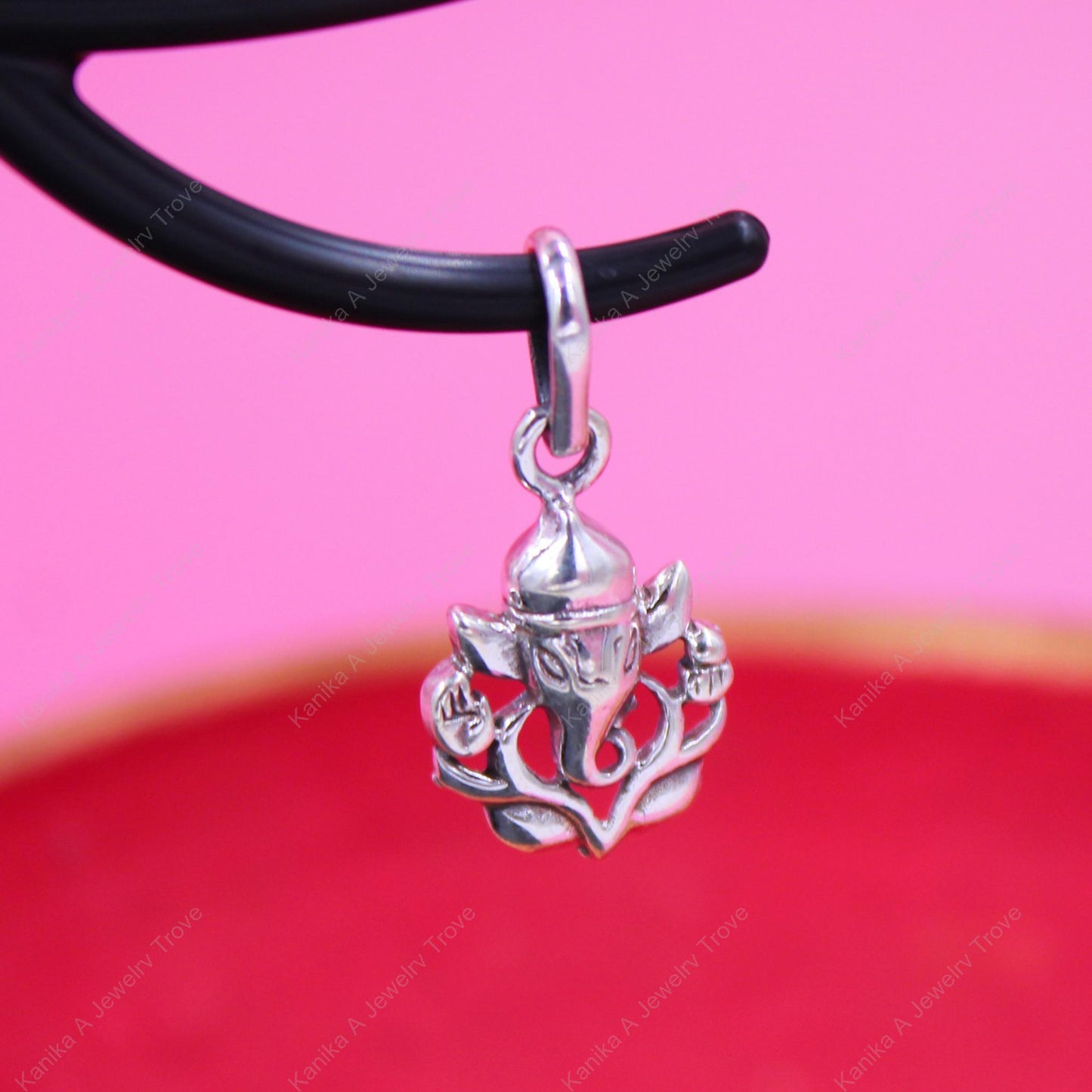 Elegant Ganesh charm necklace perfect for Diwali gifting