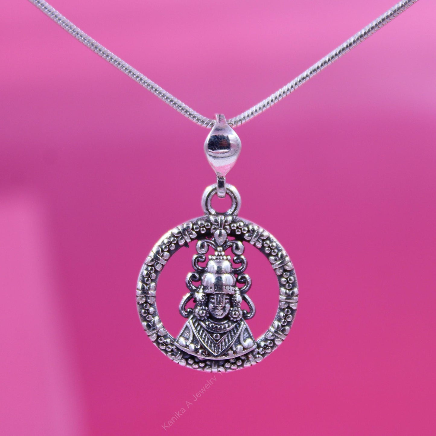 Elegant silver Indian pendant necklace