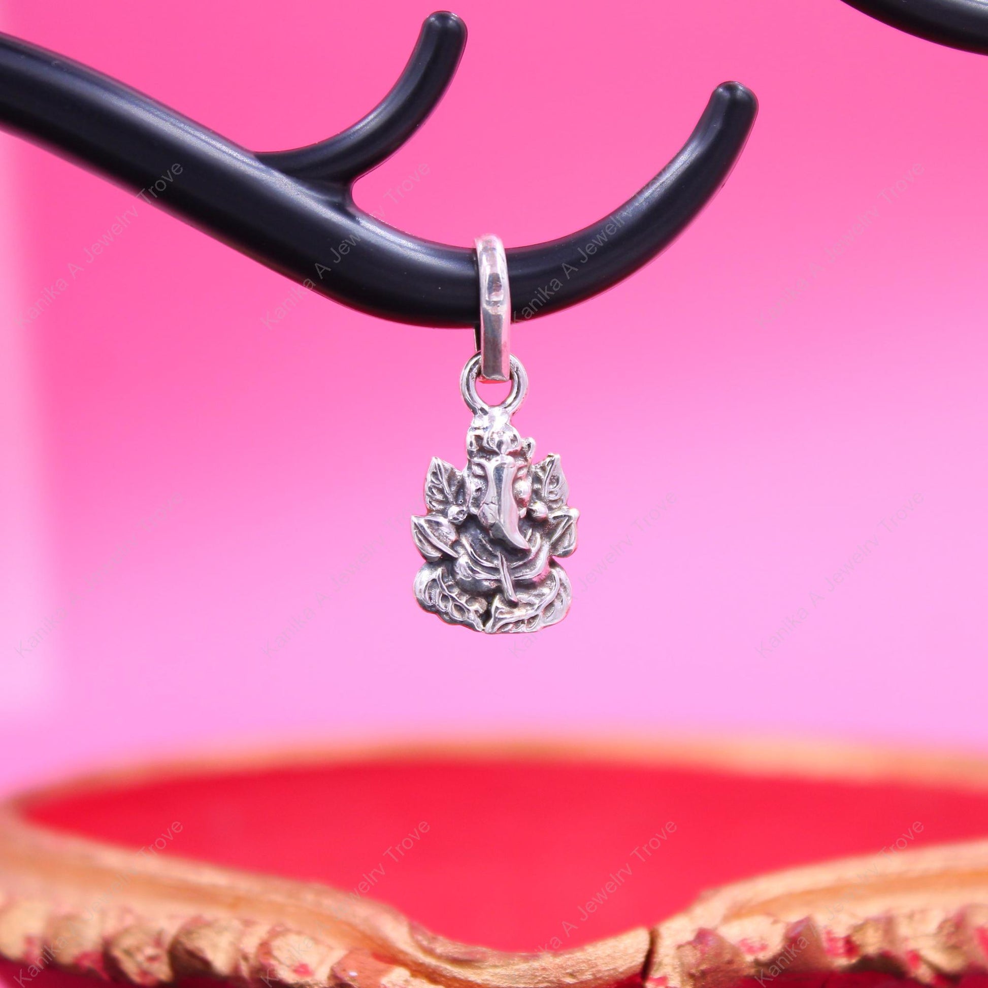 Traditional Indian Ganesha necklace pendant in silver